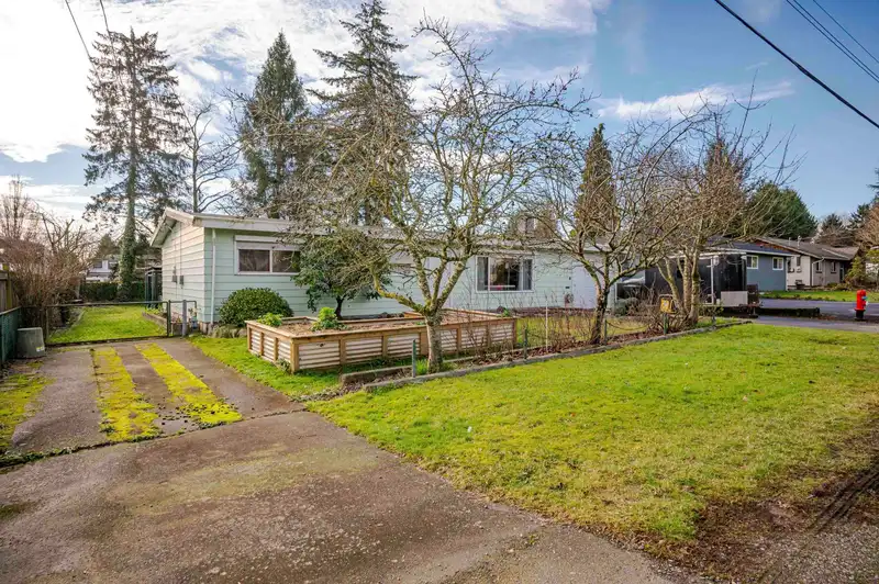 27020 28B AVENUE - photo 3 of 33