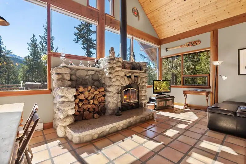9551 EMERALD DRIVE - photo 3 of 23