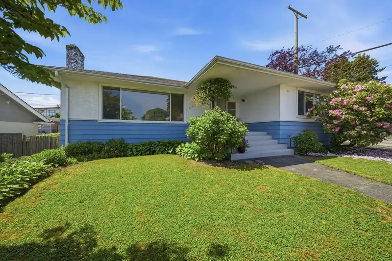 937 CHESTNUT STREET - photo 2 of 36