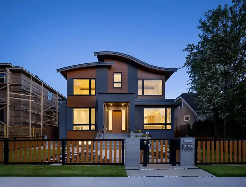 1 2128 W 21ST AVENUE - photo 1 of 40