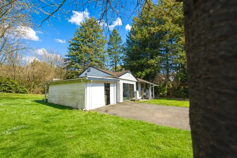 37795 NORTH PARALLEL ROAD - photo 4 of 15