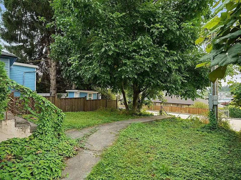 8247 10TH AVENUE - photo 4 of 31