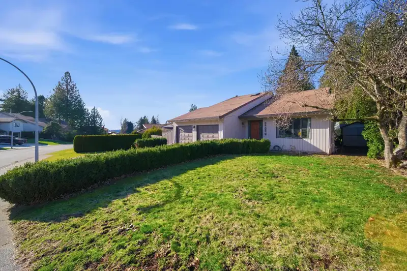 34949 EVERETT DRIVE - photo 1 of 29
