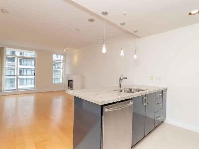 803 162 VICTORY SHIP WAY - photo 4 of 23