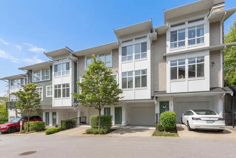 41 24108 104 AVENUE - photo 2 of 40