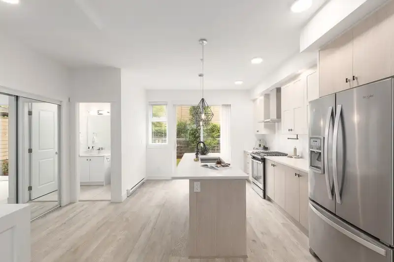 41 24108 104 AVENUE - photo 3 of 40