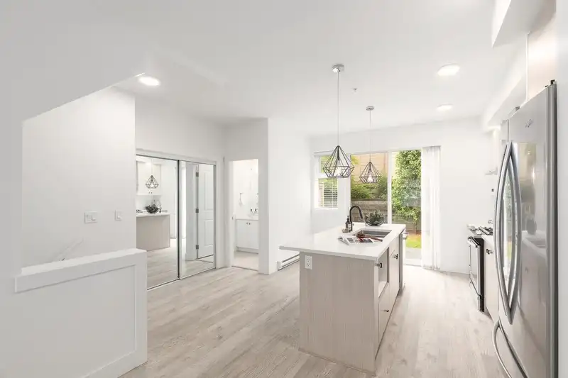 41 24108 104 AVENUE - photo 4 of 40