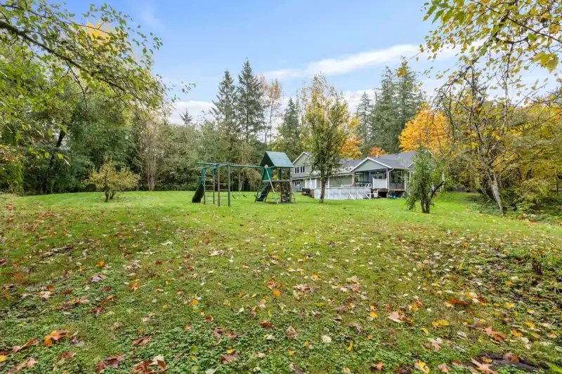 24445 104 AVENUE - photo 3 of 31