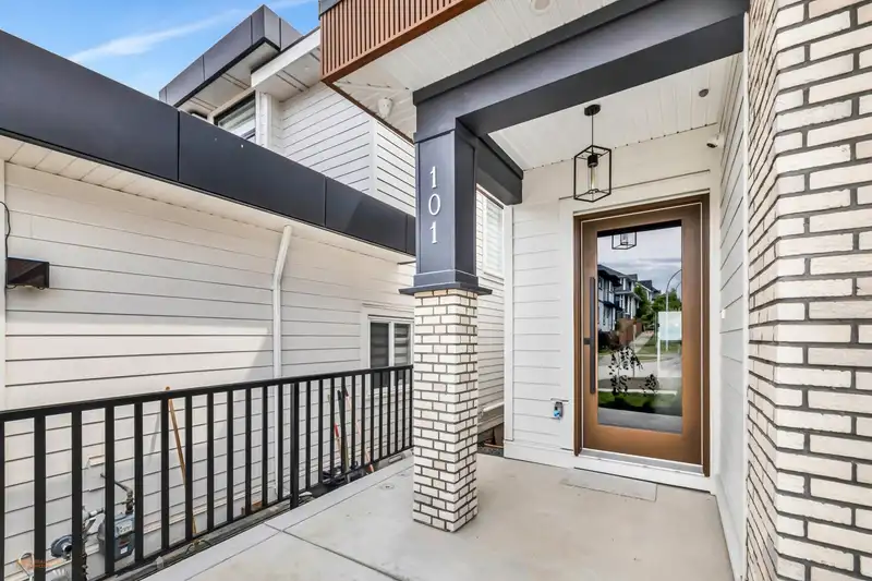 102 16702 16A AVENUE - photo 3 of 40