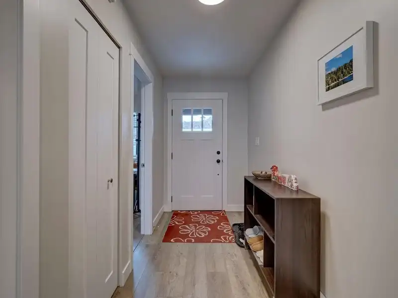 1028 CELIA CRESCENT - photo 4 of 36