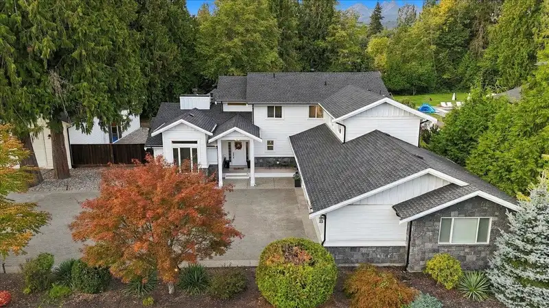 24155 124 AVENUE - photo 2 of 40