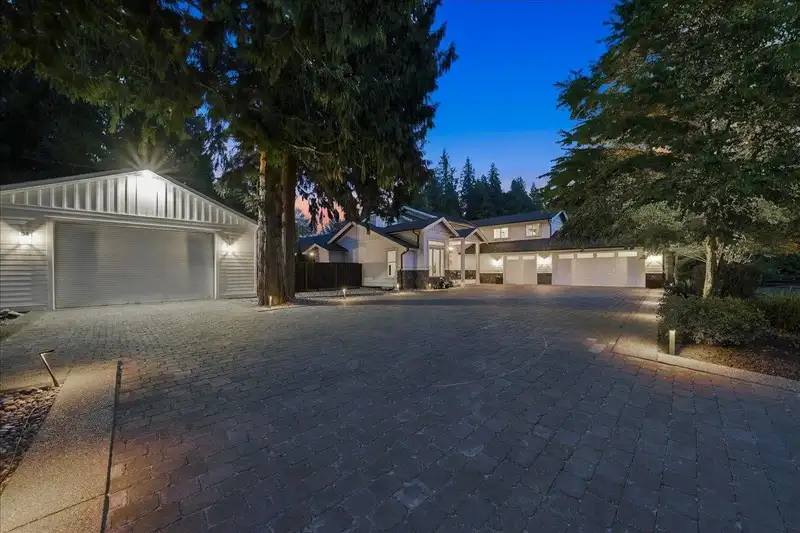 24155 124 AVENUE - photo 3 of 40