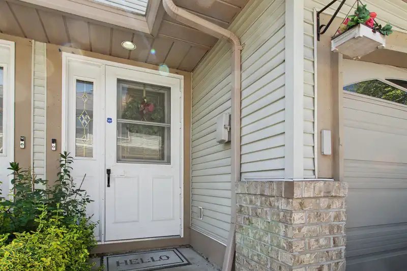 12 12165 75 AVENUE - photo 3 of 36