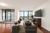 705 2959 GLEN DRIVE - thumbnail 2