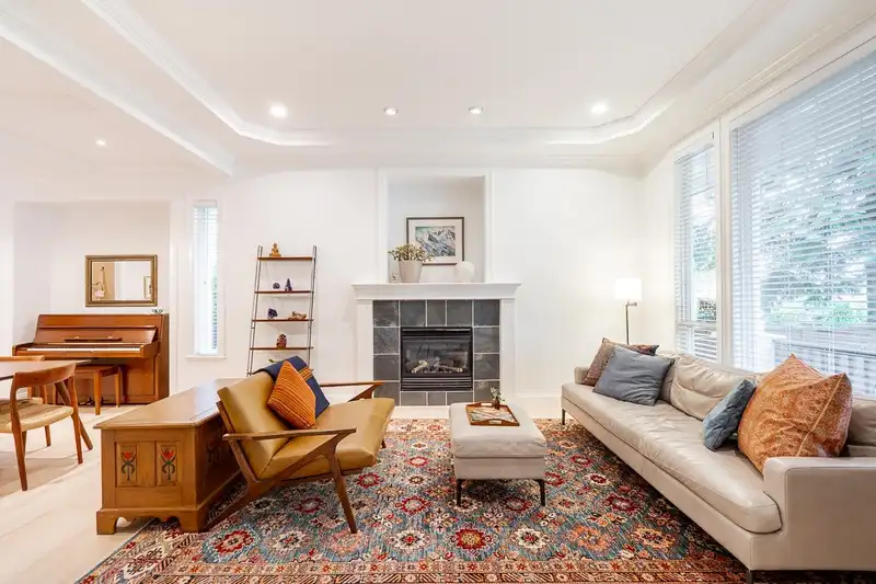 2440 124B STREET - photo 4 of 40