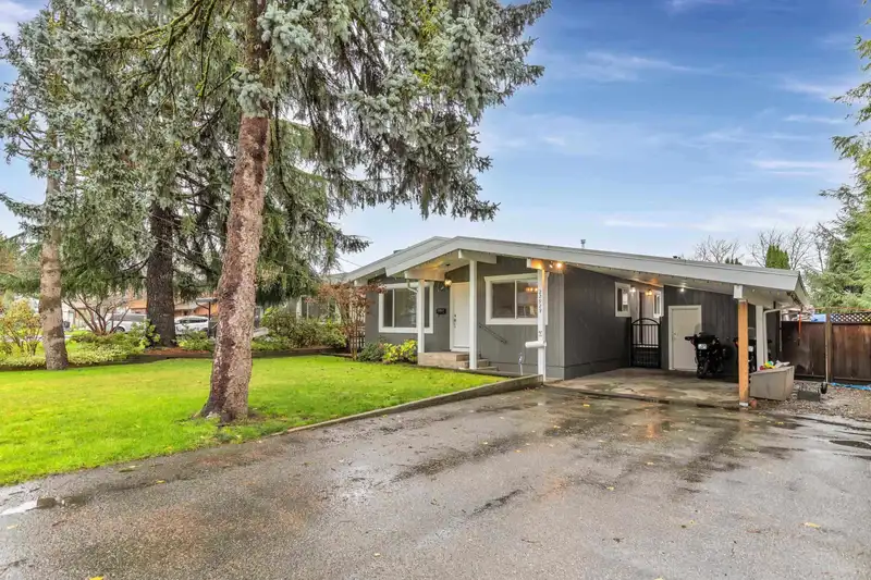 22928 117 AVENUE - photo 2 of 19