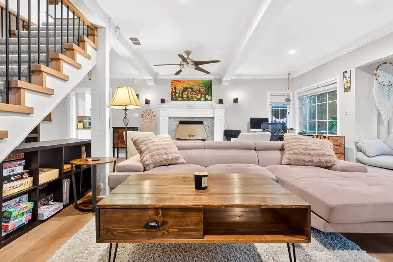23803 128 CRESCENT - photo 4 of 25