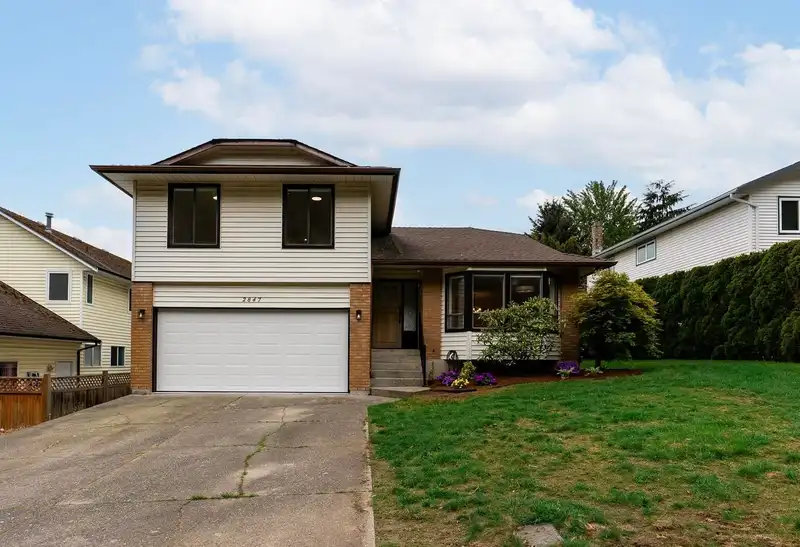2847 GLENSHIEL DRIVE - photo 1 of 40