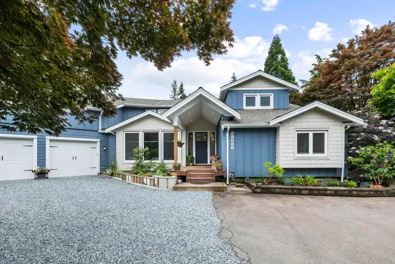 25088 59 AVENUE - photo 3 of 36