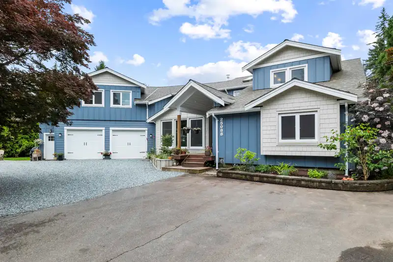 25088 59 AVENUE - photo 4 of 36