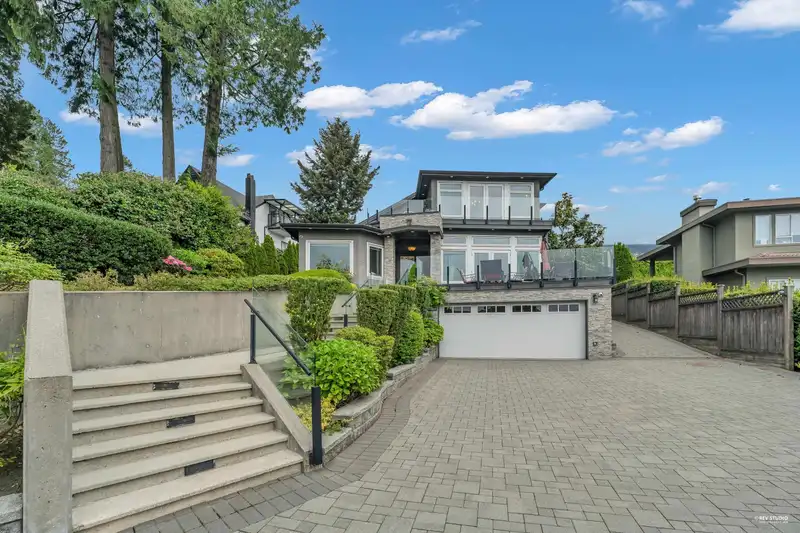 2567 LAWSON AVENUE - photo 2 of 40