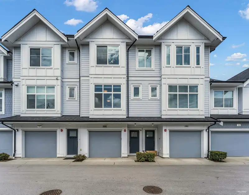13 21688 52 AVENUE - photo 2 of 36