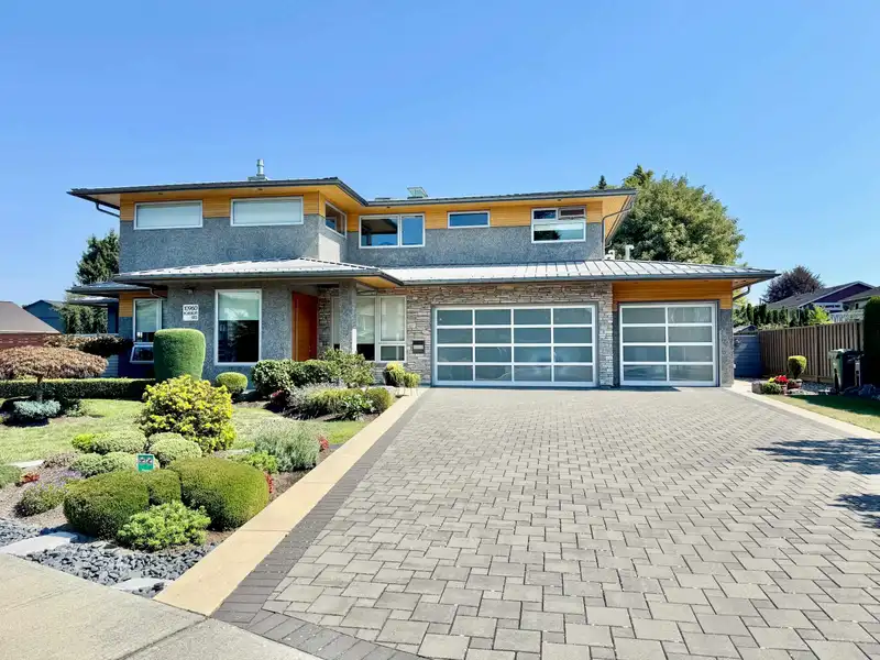 10960 ROSECROFT CRESCENT - photo 1 of 29