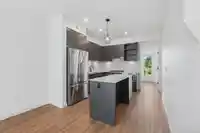 213 921 GRANT STREET - thumbnail 3