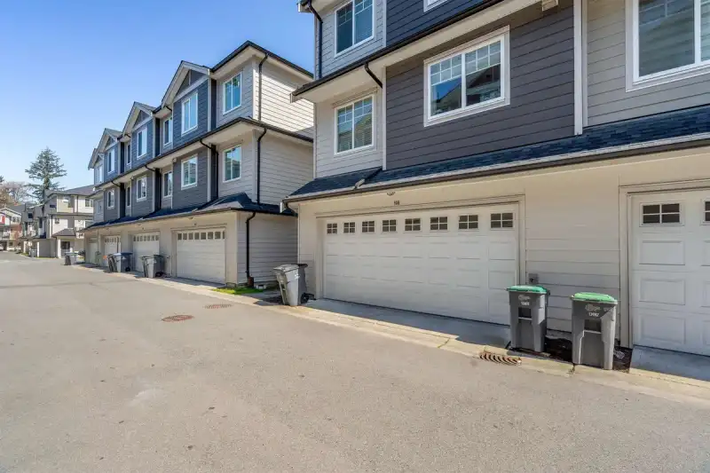 108 13898 64 AVENUE - photo 1 of 38