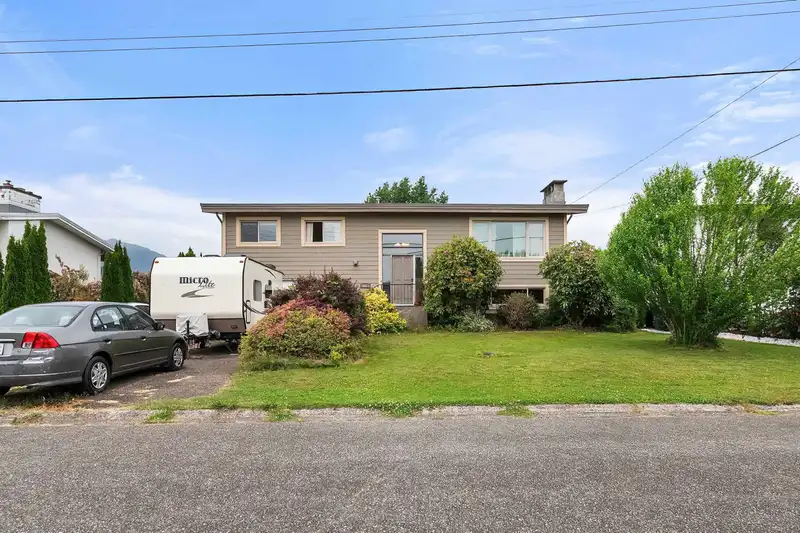 46621 TETON AVENUE - photo 1 of 38