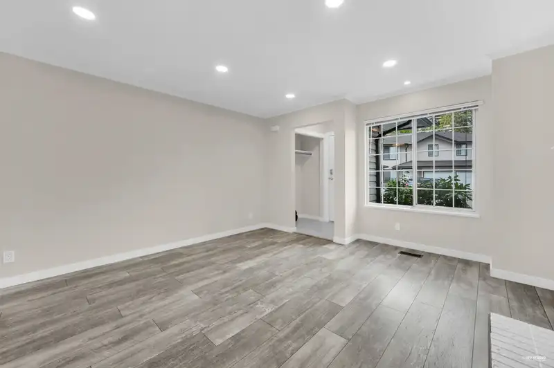 113 9561 207TH STREET - photo 4 of 36