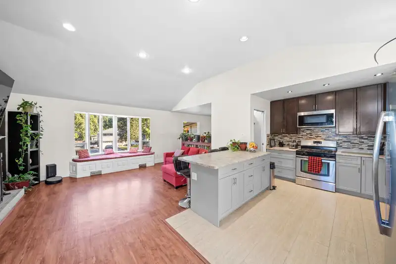 21796 HOWISON AVENUE - photo 4 of 40