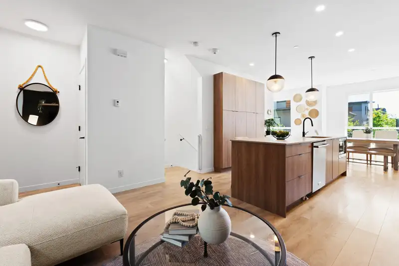 23 533 E 3RD STREET - photo 3 of 40