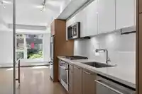 304 384 E 1ST AVENUE - thumbnail 3