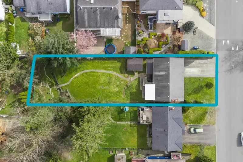 35397 WELLS GRAY AVENUE - photo 2 of 40