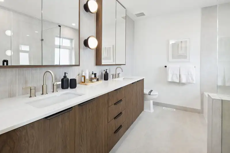 123 3535 HIGHLAND DRIVE - photo 3 of 10