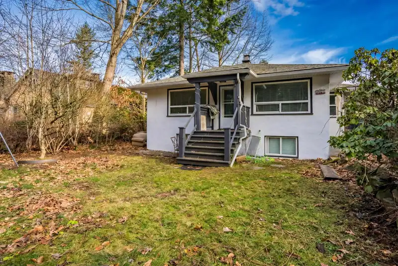 621 WATER AVENUE - photo 2 of 37
