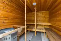 302 2451 GLADWIN ROAD - thumbnail 35