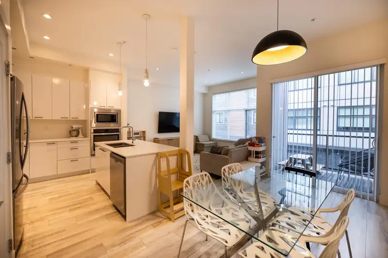 14 20852 78B AVENUE - photo 3 of 23