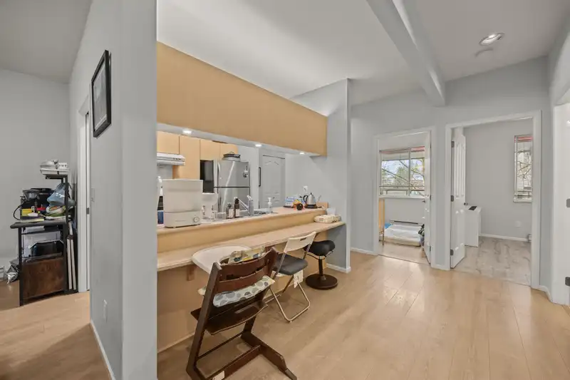 207 4951 SANDERS STREET - photo 3 of 29