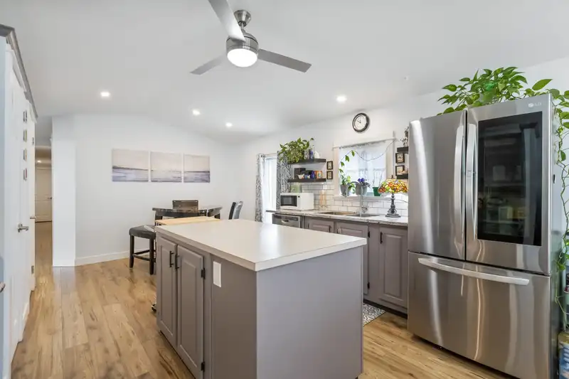 111 43201 LOUGHEED HIGHWAY - photo 1 of 39
