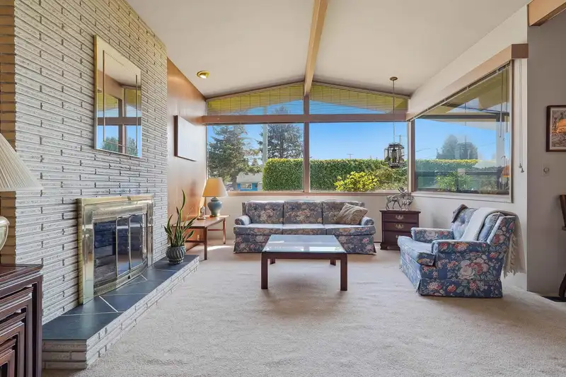 9791 BERRY ROAD - photo 4 of 39