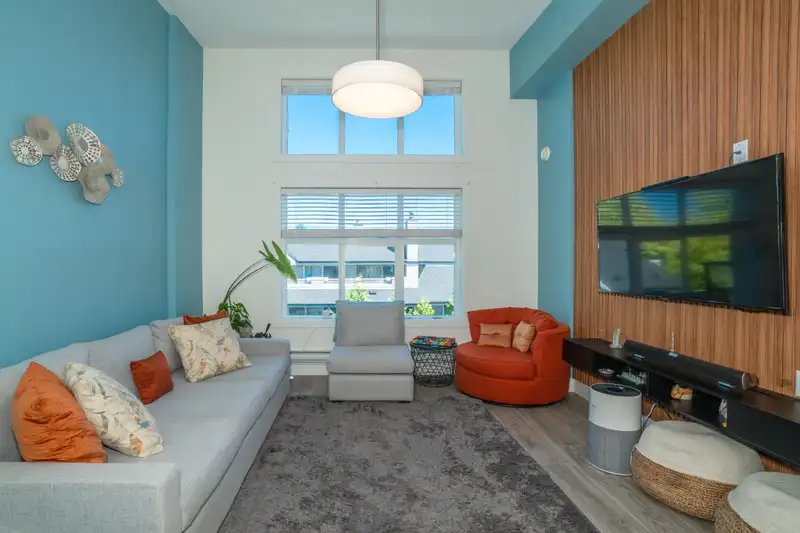 404 2389 HAWTHORNE AVENUE - photo 3 of 32