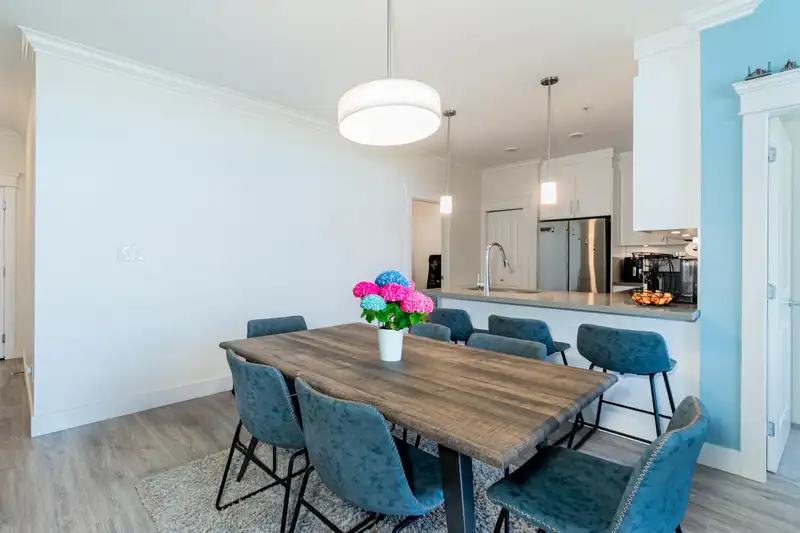 404 2389 HAWTHORNE AVENUE - photo 4 of 32