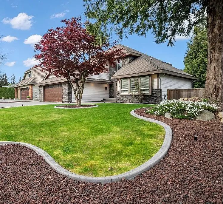 10646 E GLENWOOD CRESCENT - photo 1 of 40