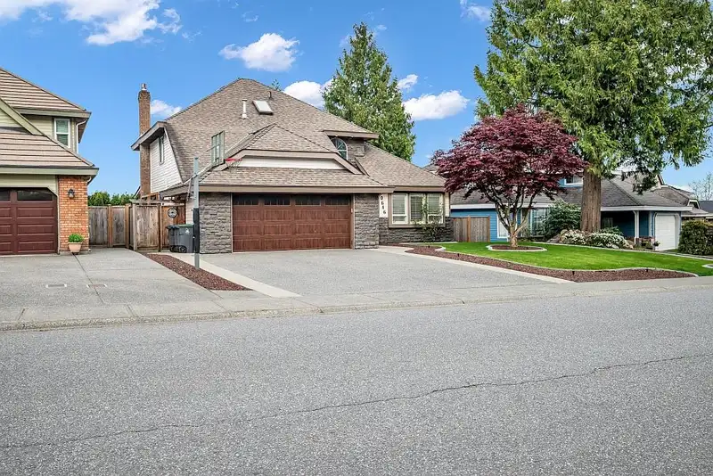 10646 E GLENWOOD CRESCENT - photo 3 of 40