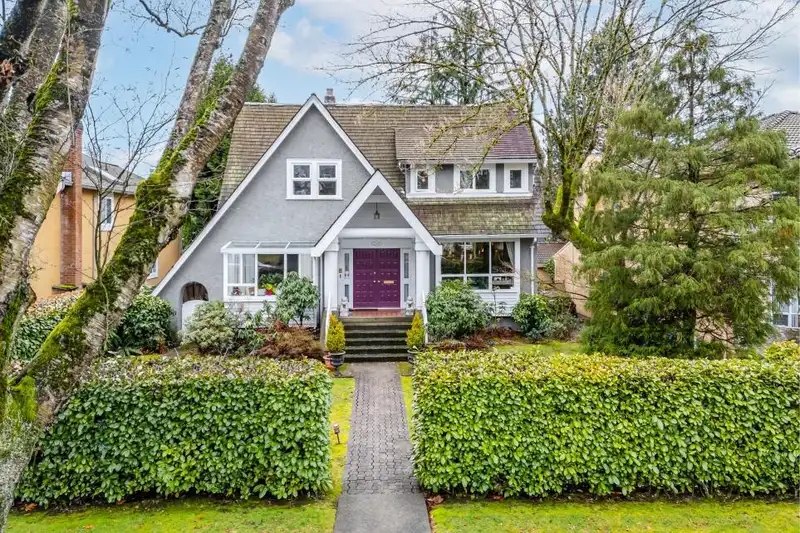 1450 W 40TH AVENUE - photo 1 of 21