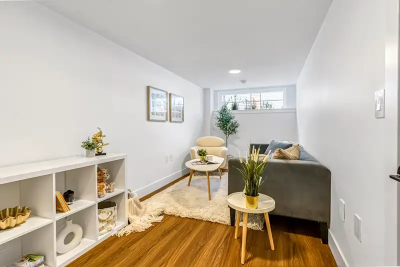 26 6035 141 STREET - photo 3 of 37