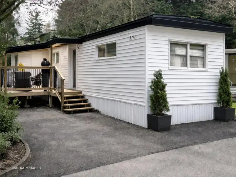 6 6571 KING GEORGE BOULEVARD - photo 1 of 17