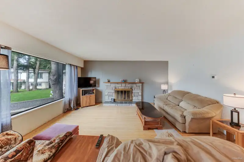 10122 127B STREET - photo 3 of 30